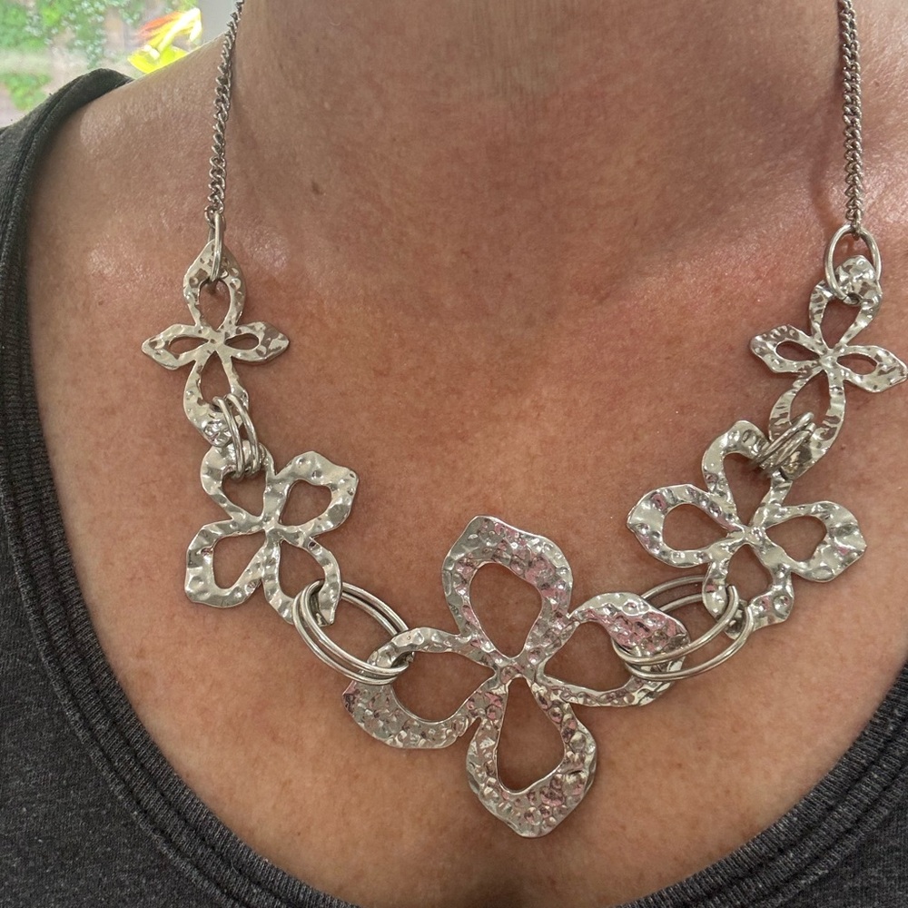 Silver Floral Necklace
